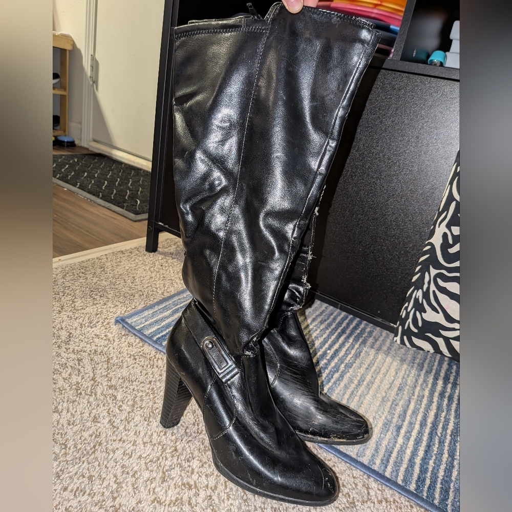 Black Knee-High Women's Boots
